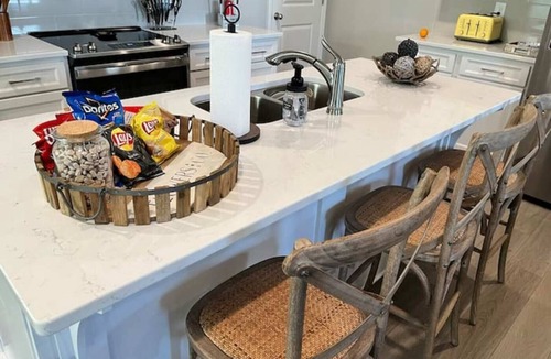 Tullahoma House | Bueller's Barrel House - Your Exquisite Getaway (Golf Cart Included)