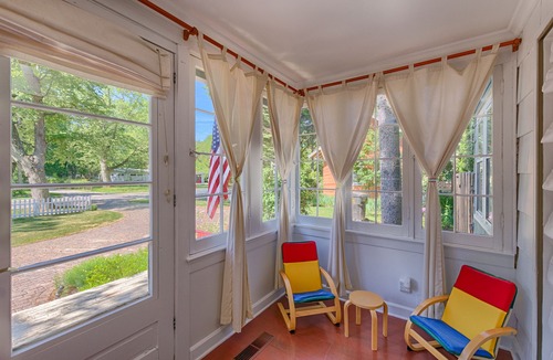 Saugatuck House | Cabernet Cottage minutes away from downtown & Oval beach! Hot Tub/Bonfire/Patio