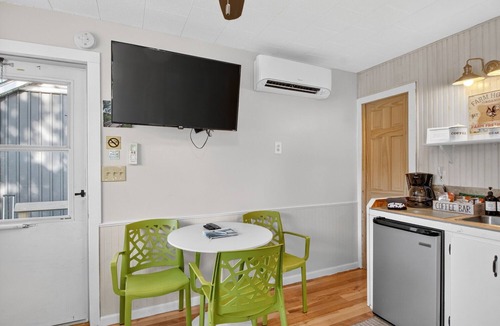 Arcadia Cabin | Cabin 7/Pleasant Valley Resort/Hot Tub/Sauna/BBQ