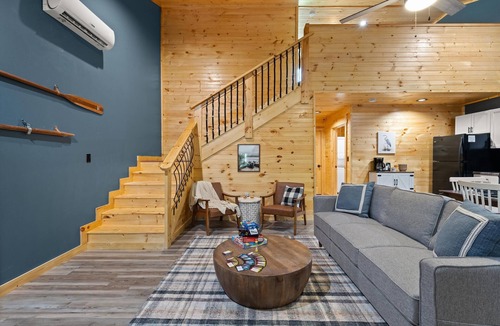 Jamestown Cabin | Cabin w/Firepit~Pickleball~Arcade Games~River Boat Ramp~20 Min Lake Cumberland