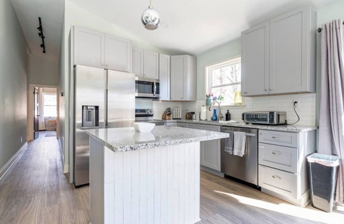 Smyrna House | Casa Noisette: cozy 3 bed, 2 bath home 2 mi from The Battery & Truist Park