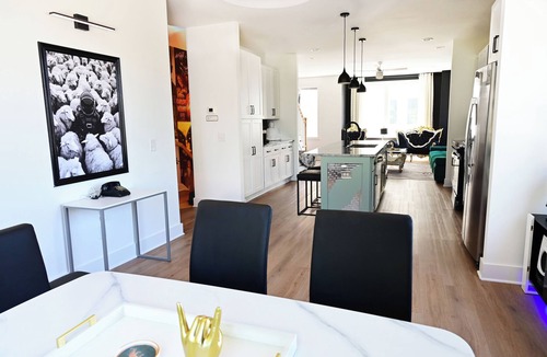 McFerrin Park House | Celebrity Owned! Walkable to Nissan Stadium/Titans. 5 Mins to Downtown
