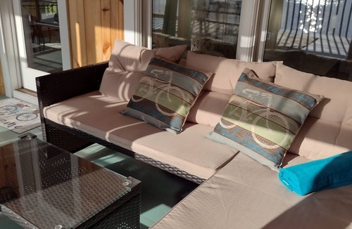 Greenville Cottage | Chain of Lakes Cottage: Sandy Beach and Sunset View