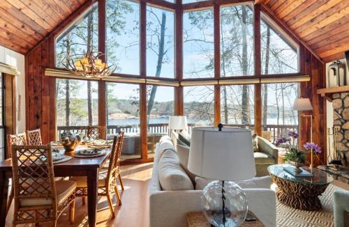 Crane Hill House | Chalet On Smith Lake - Perfect Lakeside Retreat!