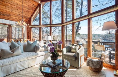 Crane Hill House | Chalet On Smith Lake - Perfect Lakeside Retreat!