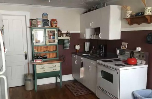 Allegan Apartment | Charming 1-bedroom apartment with WiFi, AC in peaceful Allegan