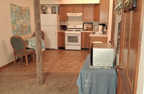 Portage House | Charming 1-bedroom apt in house by creek with AC, in delightful Portage