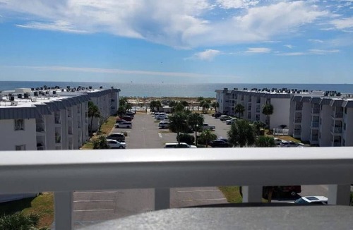 Fort Morgan Condo | Charming 2 bdrm beachside condo with amenities galore at Gulf Shores Plantation