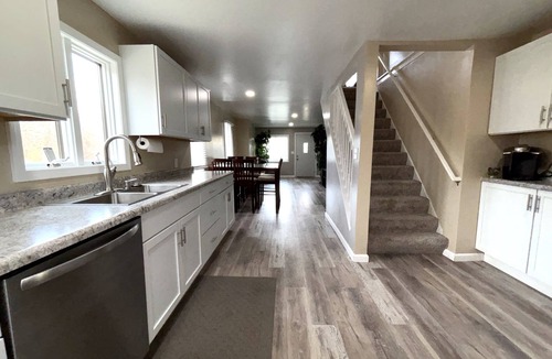 Anchor Bay Harbor House | Charming 2-bedroom house with WiFi, AC in quaint Chesterfield Twp
