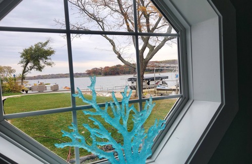 Norton Shores Cottage | Charming 2-bedroom waterfront cottage with AC & WiFi located in Norton Shores.