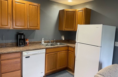 Hillsdale Apartment | Charming 2-bedroom apartment in fabulous Hillsdale with WiFi, AC