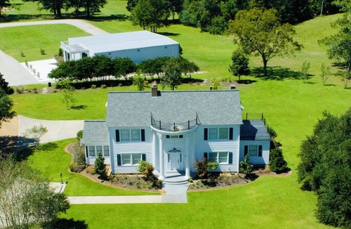 Brookhaven Cottage | Charming 2-bedroom cottage in Brookhaven with AC