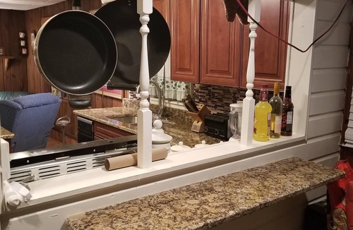 Monroe County Cottage | Charming 2-bedroom cottage with WiFi, AC in fabulous Newport with view