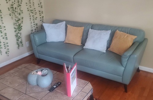 Jefferson Park House | Charming 2-bedroom house with AC, WiFi in nice East Point