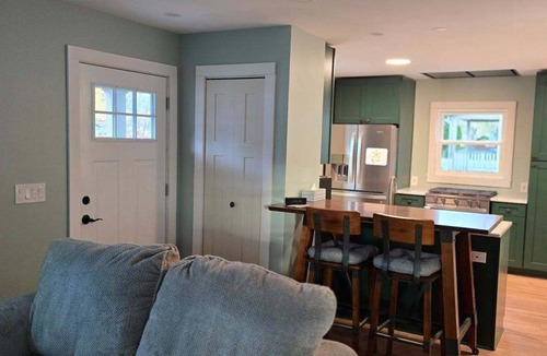 Saint Joseph House | Charming 2-bedroom house in lovely St. Joseph with WiFi, AC