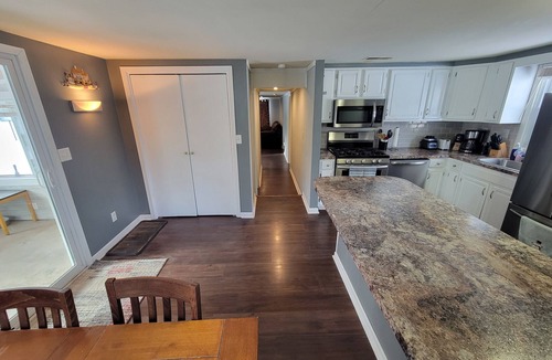 Alto House | Charming 2-bedroom house with AC, WiFi within walking distance of Campau Lake.