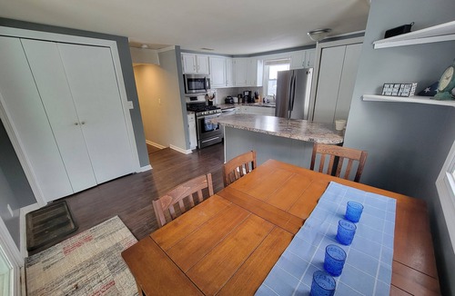 Alto House | Charming 2-bedroom house with AC, WiFi within walking distance of Campau Lake.