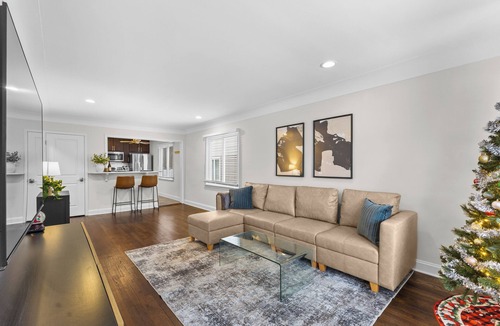 Birmingham Apartment | Charming 2BR Walk to downtown Birmingham