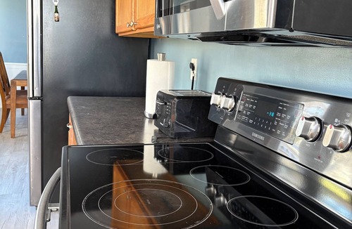 Nazareth House | Charming 3-bedroom house with a finished basement in wonderful Kalamazoo