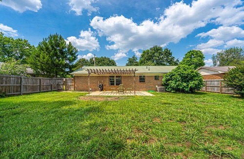 Decatur House | Charming 3-bedroom house close to the action in amazing Decatur, AL!