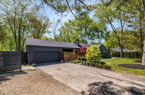 Southfield Cottage | Charming 3-bedroom with 2 full baths cottage in Southfield for Soul Searching