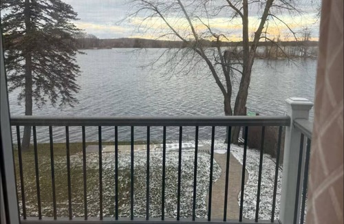 White Lake House | Charming 3-bedroom house in peaceful White Lake Township on Pontiac Lake