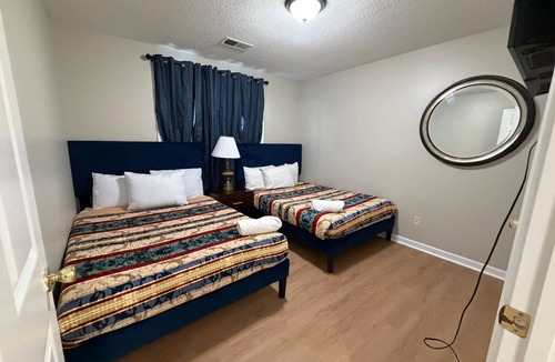 Hernando House | Charming 5-Bedroom House in Quaint Hernando