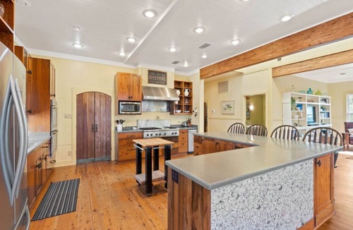 Indian Pass House | Charming Beachfront Beach House/2BR/Loft/Sleeps 8