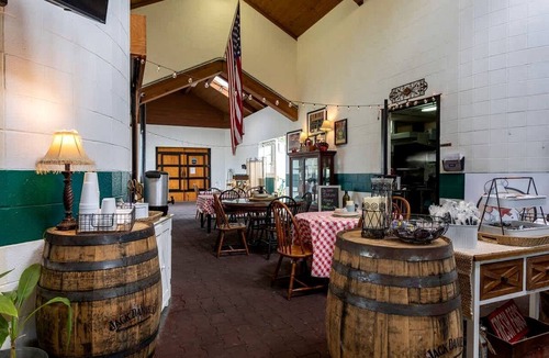 Lebanon Cabin | Charming Boutique Farm Stay Near Nashville – Cozy Horse Stall Suite