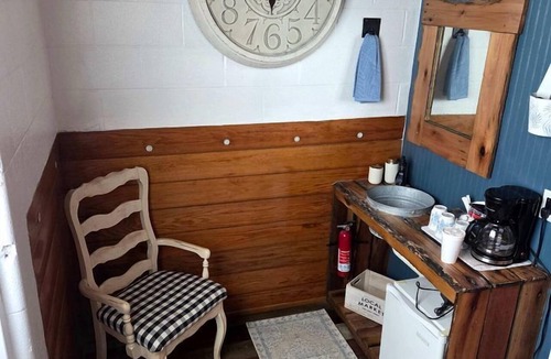 Lebanon Cabin | Charming Boutique Farm Stay Near Nashville – Cozy Horse Stall Suite
