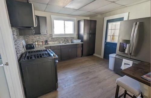 Hillsdale House | Charming century home in a quiet neighborhood, 3 blocks from downtown Hillsdale