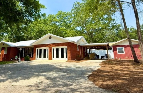 Bainbridge House | Charming, convenient, & affordable house near Flint. Sleeps 12 comfortably!