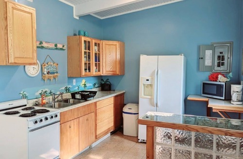 Fulton Cottage | Charming cottage with AC in lovely Leonidas