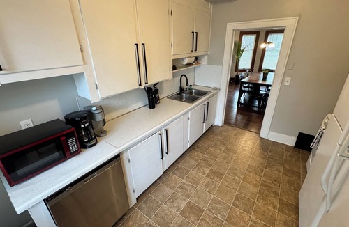 Flint House | Charming Historic 5BR Home Close to Universities, Hospital & Downtown