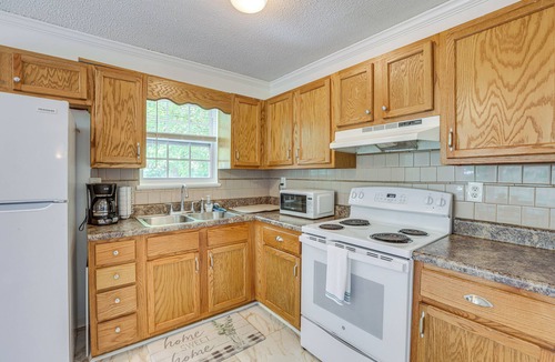 Birmingham House | Charming Home < 6 Mi to Dtwn Birmingham!