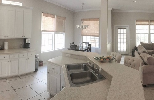 Killearn Estates House | Charming Home located off historic Florida canopy road.