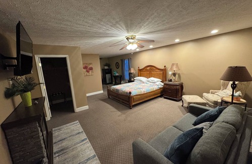 Woodbury Hotel | CHARMING HOTEL SUITE IN AMAZING WOODBURY TN