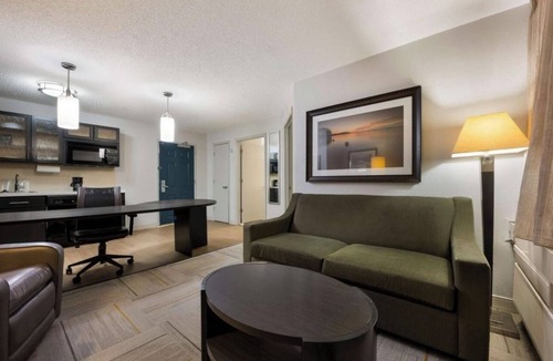 Huntsville Hotel | Charming hotel suite w/WiFi, AC, fitness room/Pet friendly/Centrally located