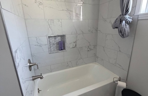 New Castle House | Charming house in lovely Birmingham with cool AC for relaxing stays