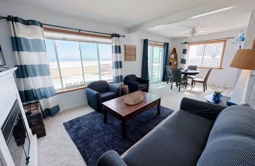 Oscoda House | Charming Lake Huron Cottage Private Beach Access