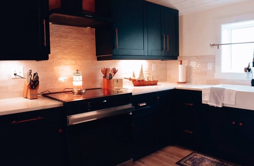 Howe Cottage | Charming Lakefront cottage on Cedar Lake. Beautiful Spa Bathroom, soaking tub