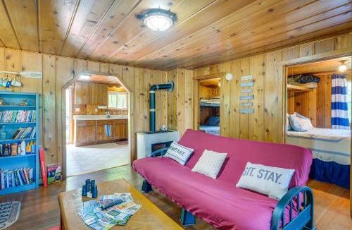 Herron House | Charming Michigan Cottage w/Sunroom & Lake Access
