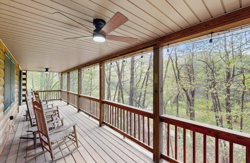 Rabun Gap Cabin | Charming Mountain Cabin with Screened Porches & Cozy Fireplace