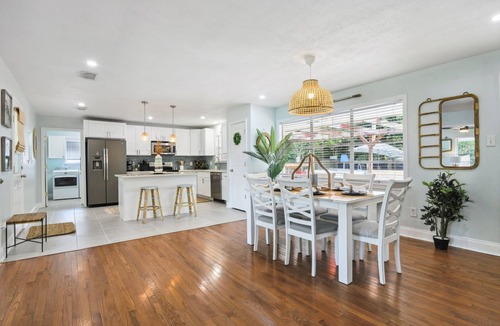 Long Beach House | Charming, STOCKED, coastal cottage in Long Beach w/pool, outdoor bar, LOCATION