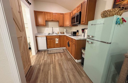 Wayne County Cottage | Charming tiny home in westpoint TN.Full bathroom and kitchen