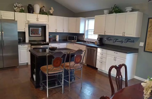 Birch Run Apartment | Chateau Bavaria/Great Corporate Housing