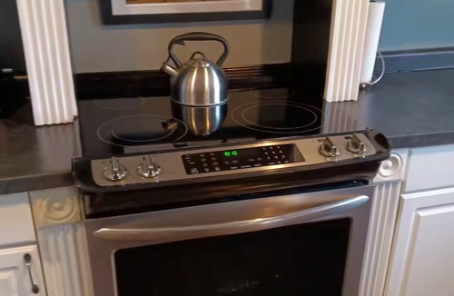 Birch Run Apartment | Chateau Bavaria/Great Corporate Housing