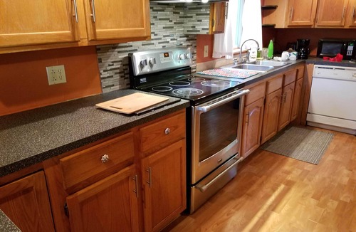 Lake Linden House | Chez Moi Lake Linden - 1500 sq ft vacation home