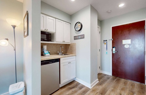 Sandestin Apartment | Chic Luau suite by the beach w/epic amenities - pool, golf & marina