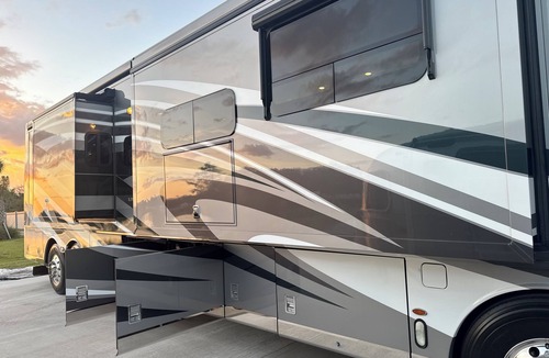 Northport House | Class A RV to use for transient occupancy.or CAMPING on Lake Tuscaloosa!